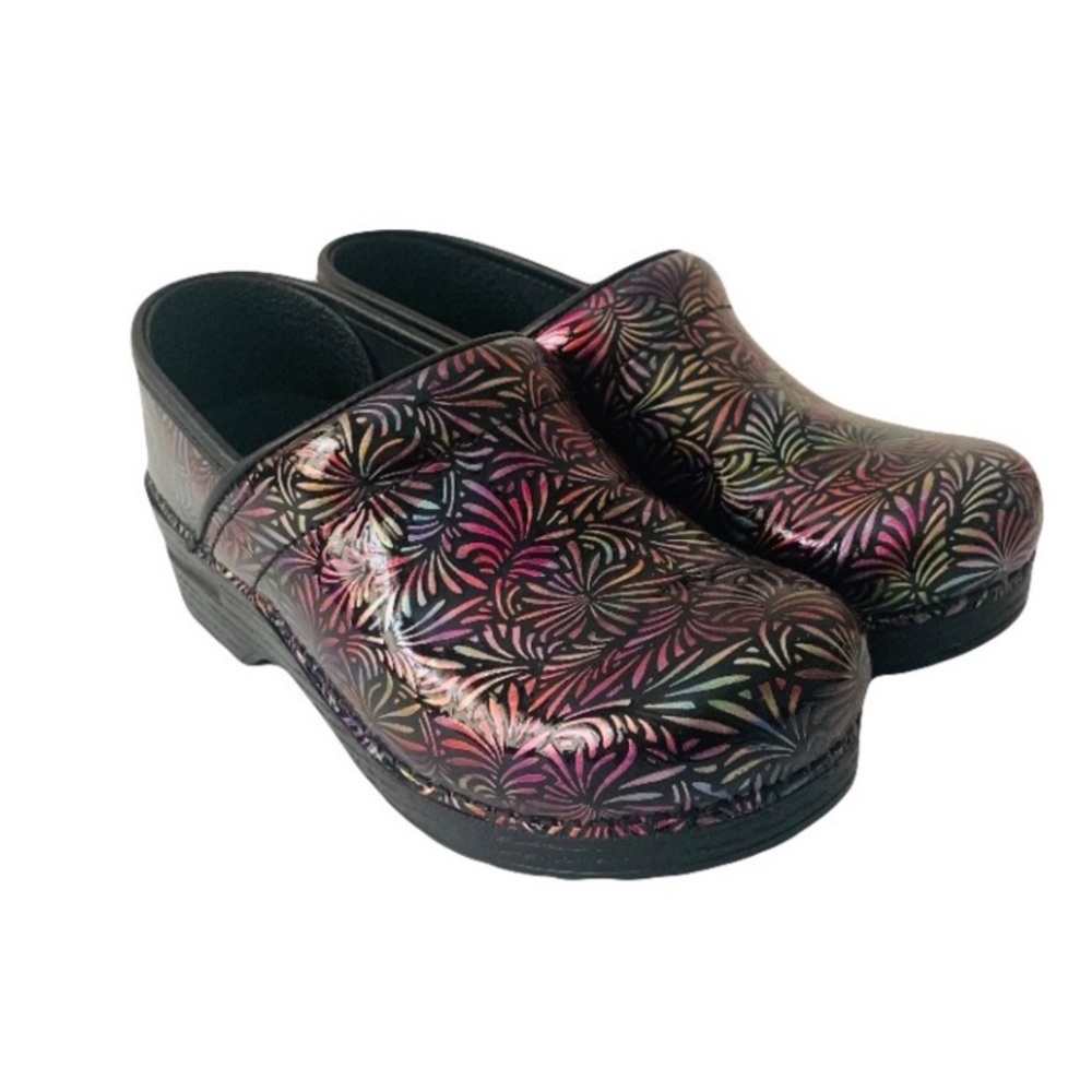 Dansko Professional Clogs Women Size 36 Dandelion Patent Leather Workwear Comfy